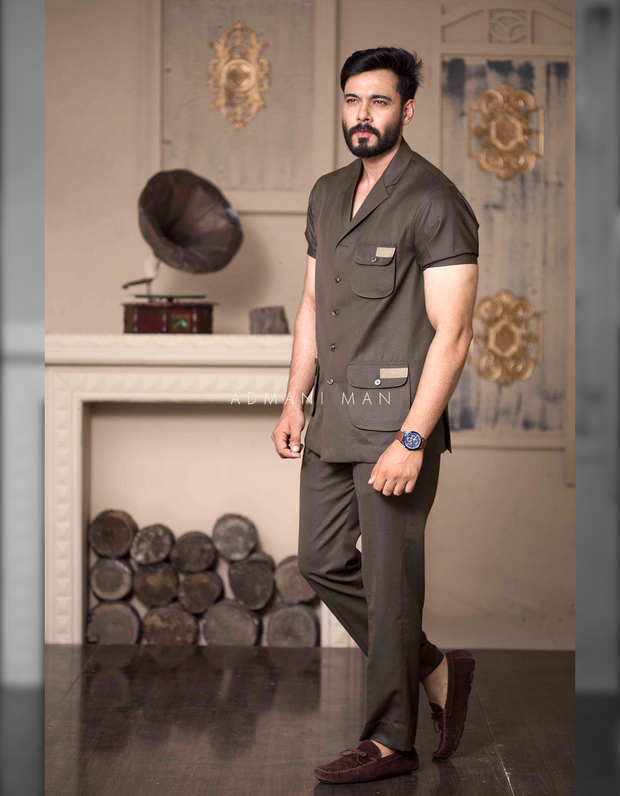 Top-quality men’s unstitched fabric for bespoke tailoring